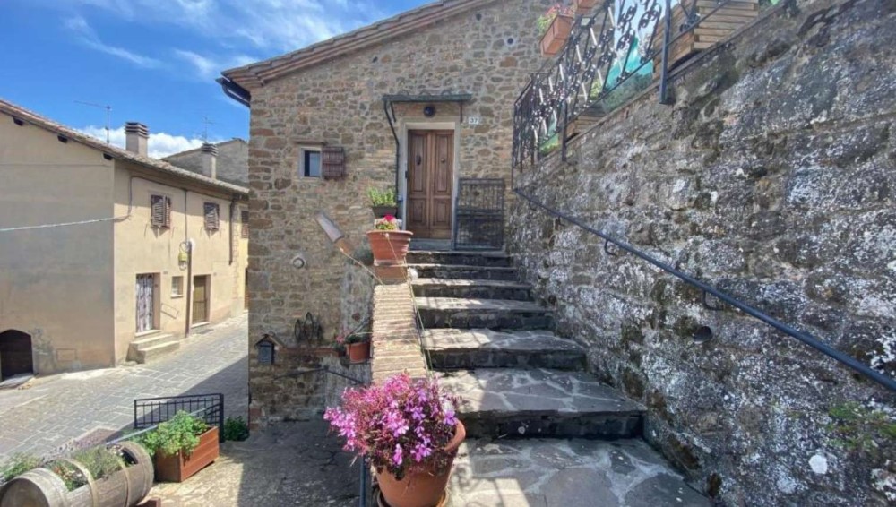 Panoramic Nest in Montalcino