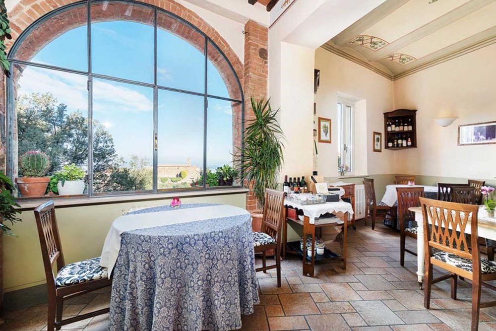 Ristorante con vista a Montalcino